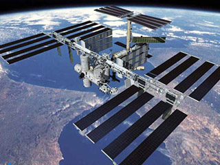 Коррекция орбиты Международной космической станции (МКС) отменена из-за угрозы столкновения станции с "космическим мусором". Маневр перенесен на двое суток