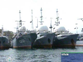 Глава МВД Украины Юрий Луценко назвал "крайне нежелательными" силовые действия против российского Черноморского флота в Крыму