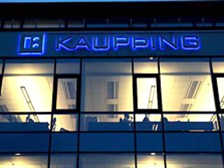 Угроза краха нависла над крупнейшим банком страны Kaupthing Bank. В результате Исландия первой из стран с развитой экономикой оказалась на грани банкротства