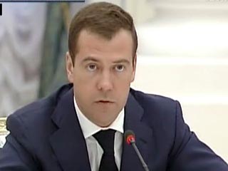 Дополнительные антикризисные меры по поддержке экономики РФ могут быть одобрены во вторник на совещании у президента Дмитрия Медведева