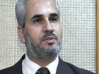Пресс-секретарь "Хамас" Фаузи Бархум заявил, что кризис разразился из-за "плохого административного и финансового управления и плохой банковской системы, контролируемой еврейским лобби США"