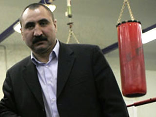 Александр Лебзяк останется тренером сборной России по боксу до 2012 года 