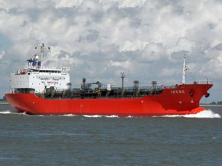 Сомалийские пираты освободили танкер с двумя россиянами на борту