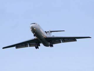 В Екатеринбурге из-за "стружки в масле" совершил вынужденную посадку самолет Ту-154, летевший в Москву