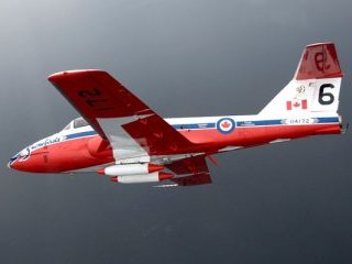 Летчик из состава пилотажной эскадрильи Snowbirds и военный фотограф погибли в результате катастрофы самолета неподалеку от военно-воздушной базы канадских ВВС в провинции Саскачеван