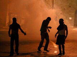 Арабо-еврейские столкновения в израильском городе Акко прекратились, но могут возобновиться в выходные