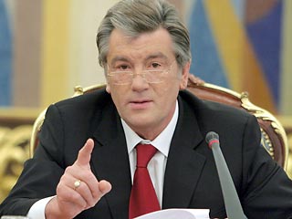 Ющенко ликвидировал суд, который приостановил его указ о роспуске парламента