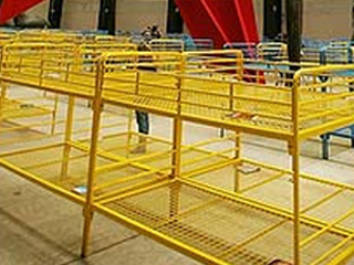 Инсталляция, состоящая их двух сотен желтых и голубых металлических кроватей, появилась в знаменитой лондонской галерее современного искусства Tate Modern. Работа французской художницы Доминик Гонсалес-Форстер называется TH.2058