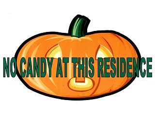 В США педофилы с согласия властей готовятся к Хэллоуину: вешают на двери тыквы с надписью "Сладостей нет!"