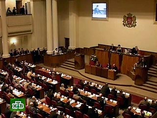 Грузинский парламент продлил режим ЧП в Абхазии и Южной Осетии