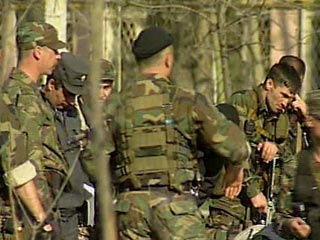 Спецназ ФСБ не нашел боевиков, расстрелявших воинскую колонну