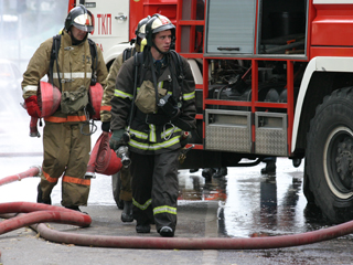 В 13:40 сотрудники МЧС локализовали возгорание, предотвратив распространение огня. Полностью с огнем удалось справиться в 14:00. Собеседник агентства отметил, что пострадавших в результате пожара нет