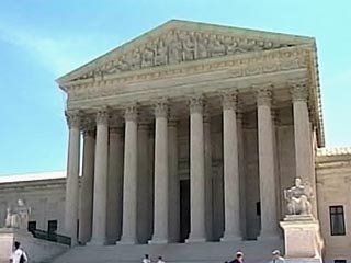 Верховный суд США отклонил исковое заявление женщины, которая намеревалась привлечь к ответственности римско-католическую церковь за совершенное над ней 26 лет назад надругательство