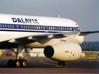 Все пилоты "Дальавиа" с 1 ноября 2008 года будут уволены из авиакомпании в связи тем, что она находится в предбанкротном состоянии