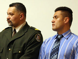 В Новой Зеландии двое мужчин сели в тюрьму пожизненно за расправу над педофилом. На фото один из обвиняемых - 27-летний Обри Харрисон (справа)