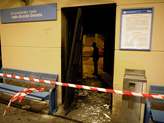 Взрывы прогремели в субботу на двух железнодорожных станциях в баскском регионе на севере Испании