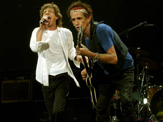 Музыкальное сопровождение церемонии открытия летом 2012 года Олимпийских игр в Лондоне будет осуществлять одна из легендарных британских рок-групп, возможно, Rolling Stones