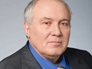 Правой рукой олигарха является бывший руководитель сети резидентуры КГБ, генерал-полковник ФСБ 69-летний Валерий Печенкин