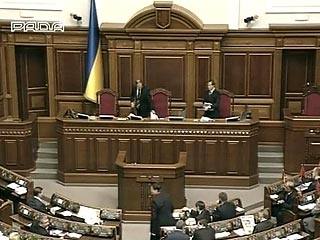 Парламент Украины принял антикризисный закон, но не дал денег на досрочные выборы