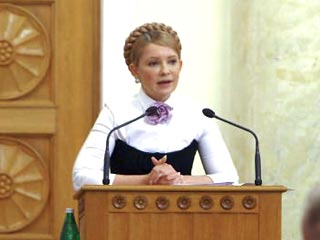 Тимошенко пообещала обеспечить бездифицитный бюджет и снижение цен на бензин