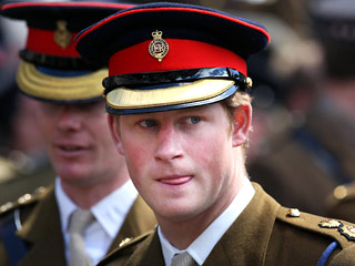 Младший сын принца Уэльского Чарльза, 24-летний принц Гарри, объявил о начале подготовки экспедиции на Эверест, в которой примут участие военнослужащие, раненные в "горячих точках"