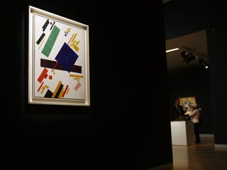 Картина Малевича "Супрематическая композиция" продана на Sotheby's за рекордную сумму