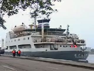 Судно обеспечения Балтийского флота РФ "Ельня" уже в среду присоединится к российскому сторожевому кораблю "Неустрашимый", ведущему патрулирование в районе Африканского Рога с целью предотвращения пиратских нападений
