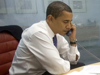 Обама позвонил в пятницу по телефону еще шести зарубежным лидерам
