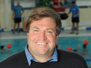 Новый главный тренер сборной России по плаванию будет назван через месяц, сообщил первый вице-президент ВФП Владимир Сальников