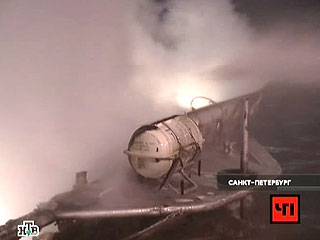 В Петербурге на Неве сгорели два прогулочных катера, один из них затонул