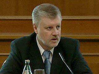 Миронов полагает, что членов Совета Федерации начнут избирать уже с 1 июля 2009 года