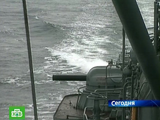 "Неустрашимый" в соответствии с поставленной главным командованием ВМФ задачей приступил к сопровождению судна"