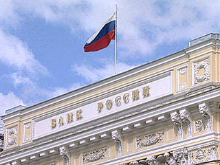 Российский ЦБ демонстративно ужесточает денежную политику и ослабляет рубль