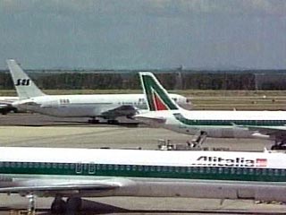 Еврокомиссия одобрила план спасения Alitalia, которая из-за забастовок за три дня отменила сотни рейсов