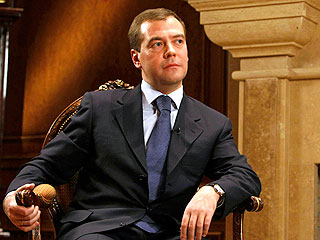 В рамках подготовки к антикризисному саммиту G20 в Вашингтоне президент России Дмитрий Медведев отправился в мировое турне и дал интервью газете a Le Figaro, опубликованное на сайте Кремля