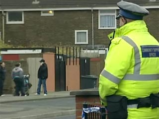 Британка-параноик зарезала двух сыновей, пока полиция "топталась у дверей"
