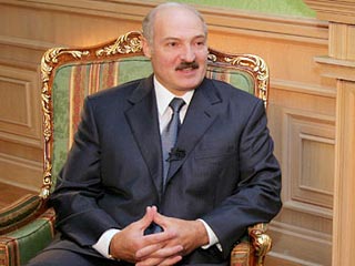 МВФ предложил Белоруссии не повышать госдотации и зарплаты бюджетникам - заявил президент Александр Лукашенко в интервью The Wall Street Journal