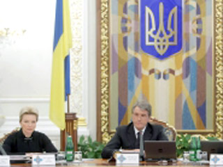 Президент Украины Виктор Ющенко заявил, что правительство Юлии Тимошенко несет "персональную ответственность" за неуплату России долгов за газ и поручил кабмину в течение пяти дней предоставить расчеты газовых отношений с Россией