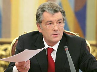 Ющенко призвал правительство "занять более активную позицию в переговорах по газу с Россией" 