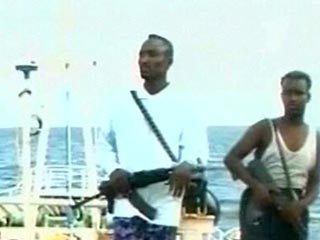 Сомалийские пираты захватили в Аденском заливе грузовое судно из Йемена. По данным директора Программы по содействию восточноафриканским морским перевозчикам Эндрю Мвангуры, речь идет о судне Amani