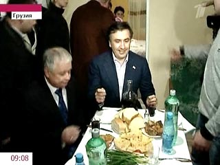 Популярная польская "Газета выборча" подвергла критике поездку президента Леха Качиньского в сопровождении Михаила Саакашвили на границу Грузии с Южной Осетией
