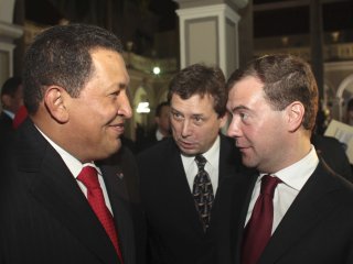 Президент РФ Дмитрий Медведев прибыл в Каракас. Это первый визит главы российского государства в Венесуэлу за более чем 150 лет