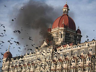 За помощью в генконсульство России в Мумбаи, который подвергся масштабной атаке террористов, обратилось двое туристов, оказавшихся на месте взрывов и перестрелок