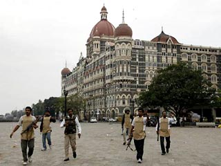 Число жертв террористической атаки в Мумбаи возросло до 155 человек 