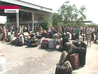 Мировое сообщество критикует власти Таиланда за неспособность справиться с ситуацией вокруг захваченных аэропортов