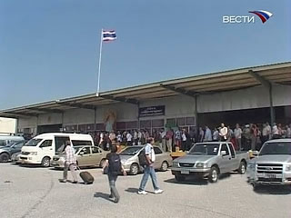 Властям Таиланда удалось договориться с оппозицией о возможности вылета авиалайнеров из блокированного аэропорта в Бангкоке Субварнахуми