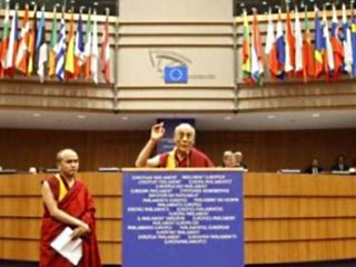 Далай-лама: тибетцы не сепаратисты, и не террористы, они твердые сторонники ненасильственных действий
