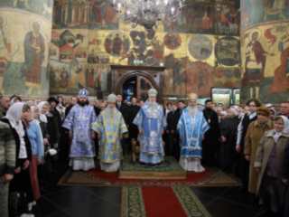 Патриарх Алексий II поздравил сегодня россиян с праздником Введения во храм Пресвятой Богородицы