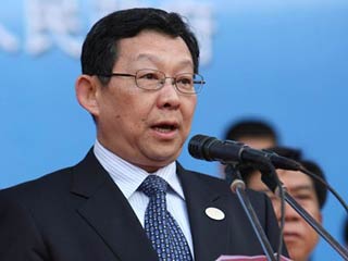 На пресс-конференции, состоявшейся по завершении переговоров, министр торговли КНР Чэнь Дэмин заявил, что власти его страны не намерены девальвировать юань для того, чтобы стимулировать рост экспорта китайских товаров