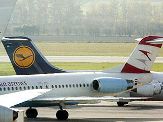 Немецкая авиакомпания Lufthansa должна подписать в пятницу соглашение о приобретении терпящей убытки Austrian Airlines